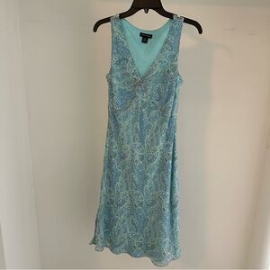 Blue Sleeveless V-Neck Paisley Dress